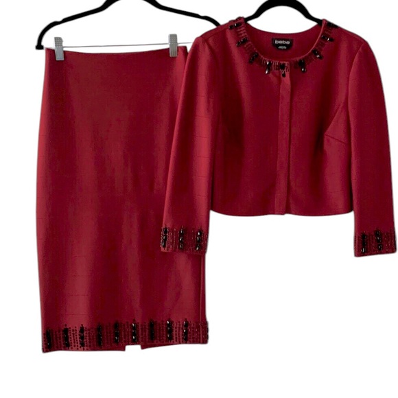 ❣️Pre-loved Bebe Two pice Cropped Blazer and Skirt❣️ - Picture 2 of 16